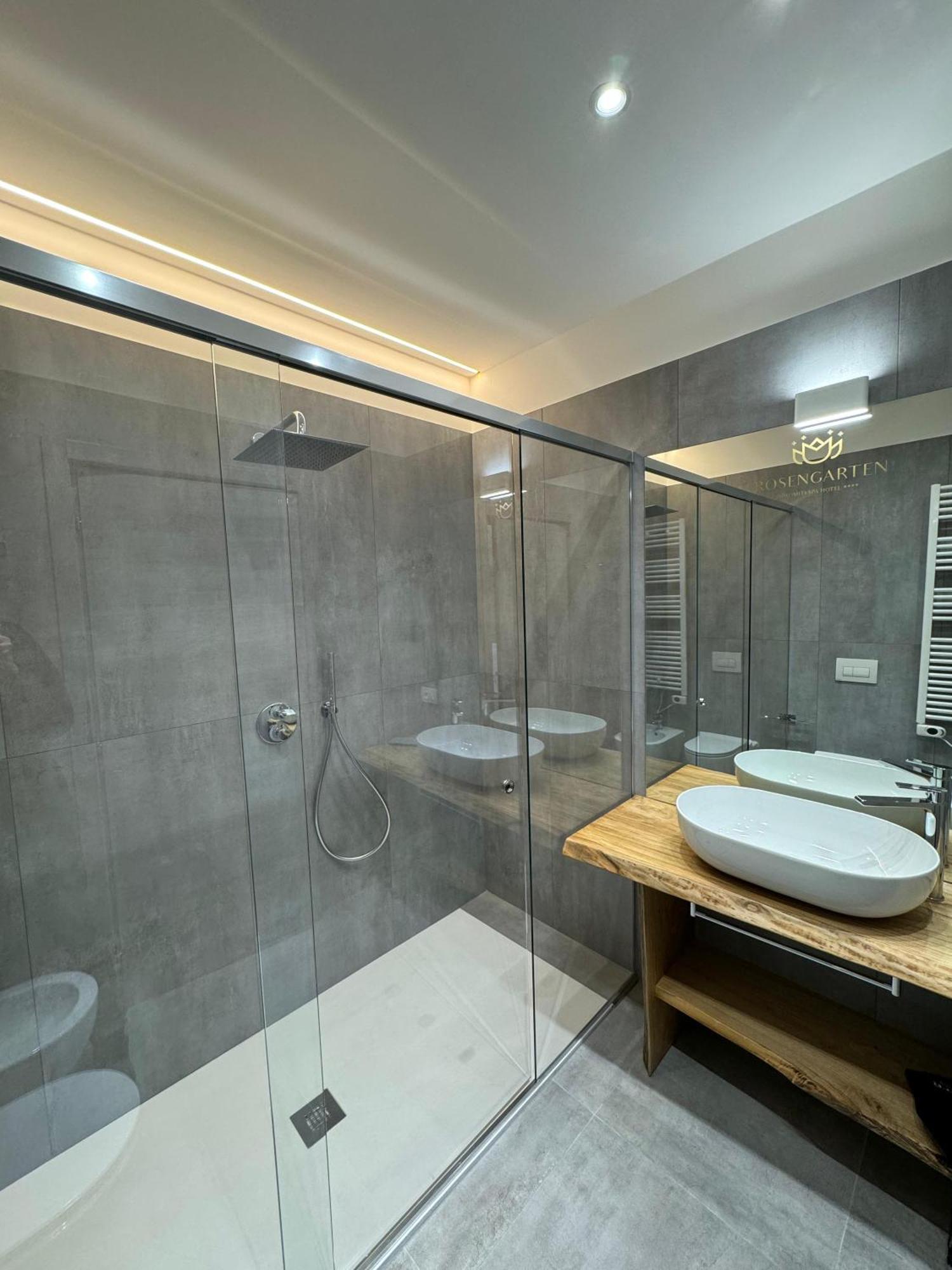 Hotel Rosengarten Мадонна-ди-Кампильо Экстерьер фото